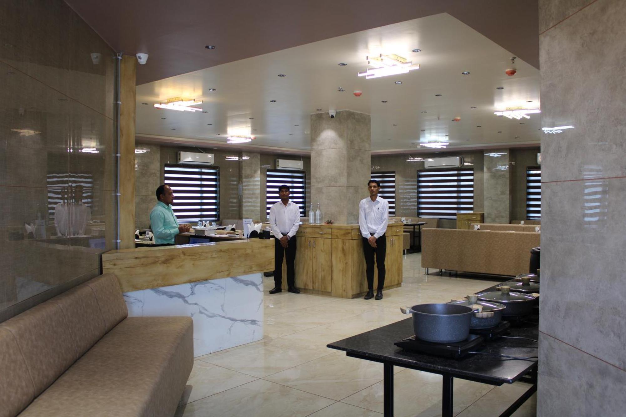 Clarks Collection Somnath Hotel Exterior photo